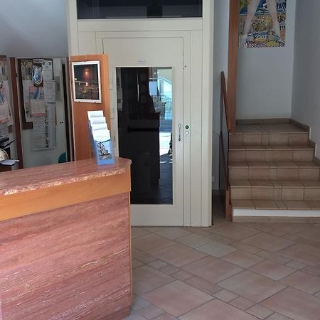 Hotel Villa Domiziana Rimini Buitenkant foto