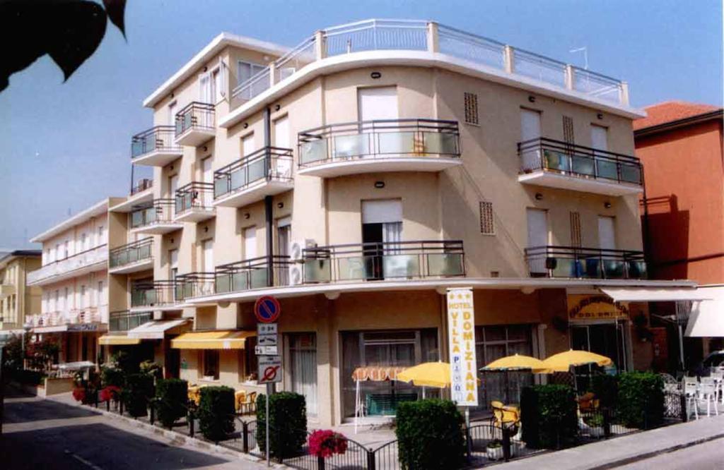 Hotel Villa Domiziana Rimini Buitenkant foto