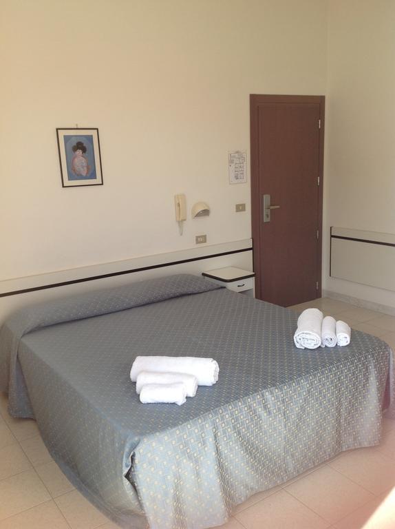 Hotel Villa Domiziana Rimini Buitenkant foto