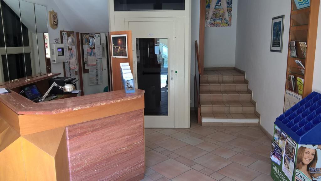 Hotel Villa Domiziana Rimini Buitenkant foto